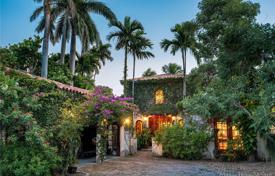 Уютный коттедж с внутренним двором, террасой и садом, Майами-Бич, США за $6 895 000