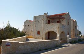 Каменная двухэтажная вилла с видом на горы в Калатасе, Крит, Греция за 250 000 €
