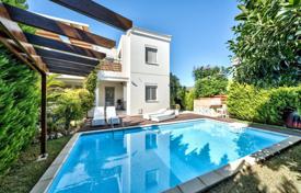 Современная вилла с бассейном в закрытом жилом комплексе, рядом с пляжем, Лимассол, Кипр за 2 500 € в неделю