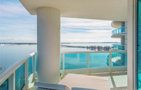 Белоснежная трехкомнатная квартира с панорамным видом на океан в Майами, Флорида, США за 1 661 000 €