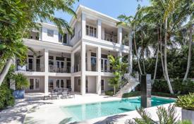 Просторная вилла с задним двором, бассейном, зоной отдыха, террасой и гаражом, Майами, США за $9 450 000
