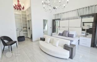 4-комнатный коттедж 247 м² на пляже Морские Пещеры за 2 450 000 €