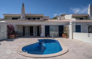 3-комнатный коттедж 220 м² в Каштру-Марине за 508 000 €