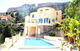 Отремонтированная вилла с видом на море и гору Пеньон, Кальп, Испания за 495 000 €