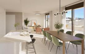 Апартаменты с просторной террасой в резиденции с бассейном, в 800 метрах от пляжа, Эстепона, Испания за 352 000 €