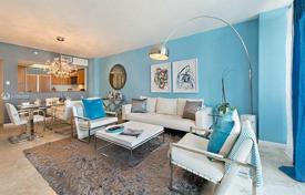 Меблированная двухкомнатная квартира у океана в Майами-Бич, Флорида, США за $790 000