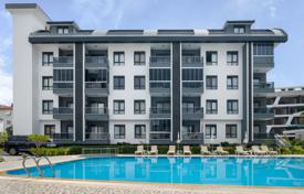 3+1 дуплекс квартира в новом жилом комплексе, полностью меблированная и с видом на бассейн за 265 000 €