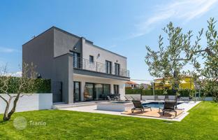 5-комнатный дом 204 м² в Порече за 749 000 €