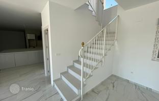 6-комнатная вилла 270 м² в Пиносо за 611 000 €