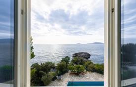 Квартира с видом на море, парковкой и бассейном в роскошной вилле, Телларо, Италия за 2 500 000 €