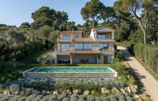 7-комнатная вилла в Сен-Поль-де-Ванс за 3 450 000 €