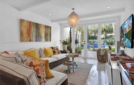 Дом в городе в Майами-Бич, США за $2 800 000