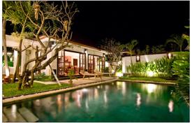 Комфортабельная вилла с бассейном и садом в 400 метрах от пляжа, Семиньяк, Бали, Индонезия за $2 850 в неделю