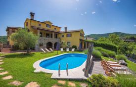 Вилла Продается красивая вилла с бассейном недалеко от Пазина за 690 000 €