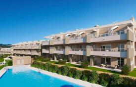 Новые квартиры рядом с полем для гольфа в Эстепоне, Малага, Испания за 355 000 €