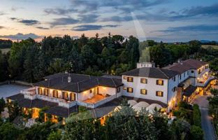 40-комнатная вилла 2 330 м² в Перудже за 1 500 000 €