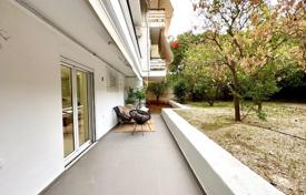 Квартира «под ключ» с видом на сад в центре Глифады, Аттика, Греция за 250 000 €