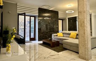9-комнатный дом 310 м² в Порече за 1 166 000 €
