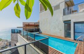 Элитный пентхаус с двумя террасами, бассейном и видом на море и город в светлой резиденции, на первой линии от пляжа, Нетания, Израиль за 3 348 000 €