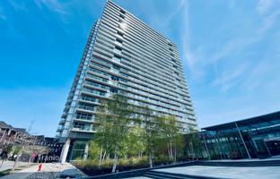 4-комнатная квартира в Квинсвей за C$719 000