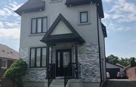 Дом в городе в Этобико, Торонто, Онтарио,  Канада за C$2 224 000