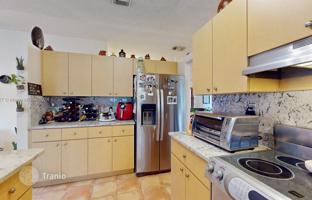 3-комнатный дом 188 м² в Вест-Энде за $675 000