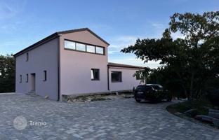 7-комнатный дом 303 м² в Грачище за 1 260 000 €