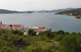 Огороженный мельный участок под строительство с видом на море, недалеко от пляжа, Рогозница, Шибенско-Книнская жупания, Хорватия за 520 000 €
