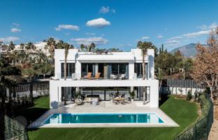 4-комнатная вилла 538 м² в Эстепоне за 1 995 000 €