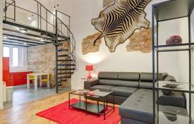 Отремонтированные апартаменты в здании с лифтом, VI Район, Будапешт, Венгрия за 192 000 €