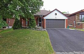Дом в городе в Скарборо, Торонто, Онтарио,  Канада за C$1 614 000
