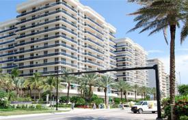Уютные апартаменты с террасой и видом на океан в современной резиденции с бассейном, на первой линии от пляжа, Сарфсайд, Флорида, США за $710 000