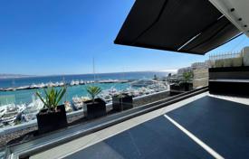 Стильная трёхкомнатная квартира у моря с видом на порт в Пирее, Аттика, Греция за 680 000 €