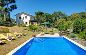 Двухэтажная вилла с бассейном и садами в 650 метрах от пляжа, Тамариу, Испания за 518 000 €
