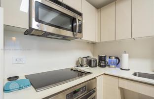 2-комнатная квартира в кондо 96 м² в Халландейл Бич за $560 000
