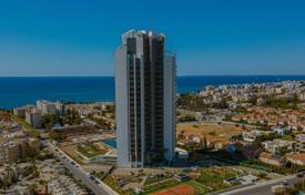 Высотная резиденция с бассейнами, теннисным кортом и подземной парковкой в 300 метрах от моря, Гермасогейя, Кипр за От 1 050 000 €