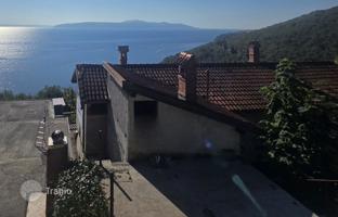 14-комнатный дом 320 м² в Приморско-Горанской жупании за 2 400 000 €