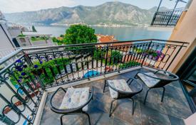 Меблированная трёхкомнатная квартира с видом на море и горы в Доброте, Котор, Черногория за 340 000 €