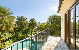 Роскошная вилла с участком, бассейном, гостевым домом, тренажерным залом, террасой и видом на залив, Майами-Бич, США за 8 243 000 €