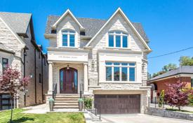 Дом в городе в Норт-Йорке, Торонто, Онтарио,  Канада за C$2 425 000