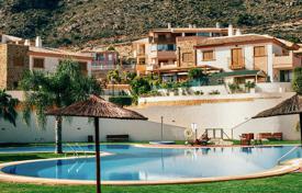 Трехкомнатная квартира с видом на море и паркингом в Бенидорме, Аликанте, Испания за 176 000 €