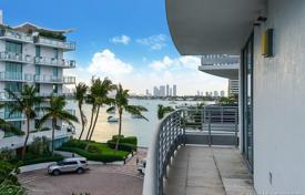 Стильная квартира с видом на океан в резиденции на первой линии от пляжа, Майами-Бич, Флорида, США за $1 590 000