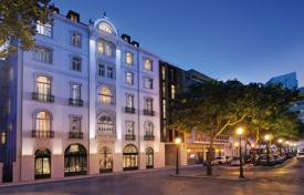 Просторные апартаменты с балконом в центре города, Лиссабон, Португалия за 4 500 000 €