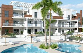 Апартаменты с 2 спальнями и частным солярием в 300 м от пляжа в Торре де ла Орадада за 255 000 €