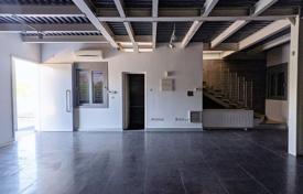 Двухэтажный дом с кладовой и гаражом, Никосия, Кипр за 370 000 €