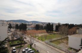 Просторная квартира с террасой с видом на горы в центре города Бар, Черногория за 105 000 €