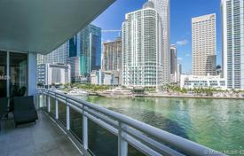Меблированные трехкомнатные апартаменты на первой линии от океана в Майами, Флорида, США за 1 017 000 €