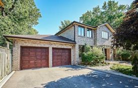 Дом в городе в Скарборо, Торонто, Онтарио,  Канада за C$1 438 000