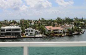 Просторная квартира с видом на океан в резиденции на первой линии от пляжа, недалеко от поля для гольфа, Авентура, Флорида, США за $1 247 000