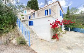 Двухуровневый дом с садом и видом на море в Тиросе, Пелопоннес, Греция за 180 000 €